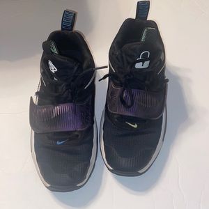 Nike Freak 3 sneakers size 6Y